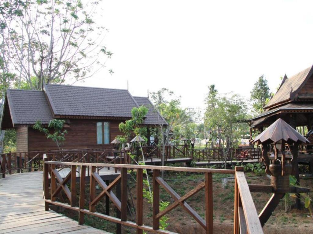 Burilamplai Resort Thung Yai Exteriör bild