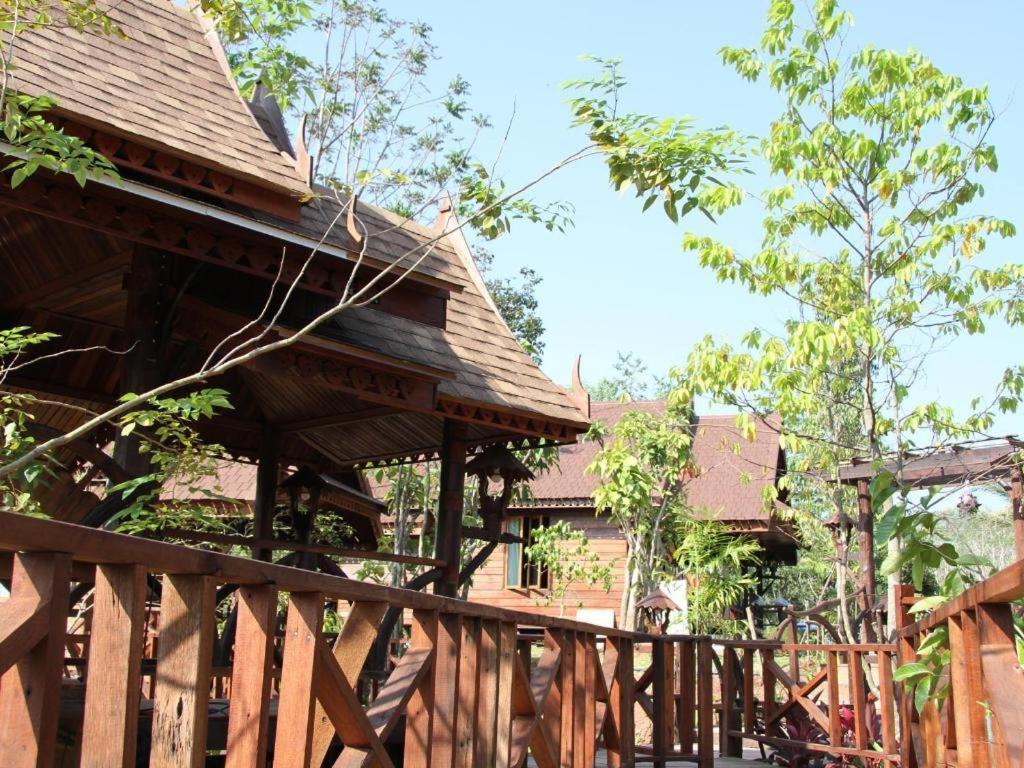 Burilamplai Resort Thung Yai Exteriör bild