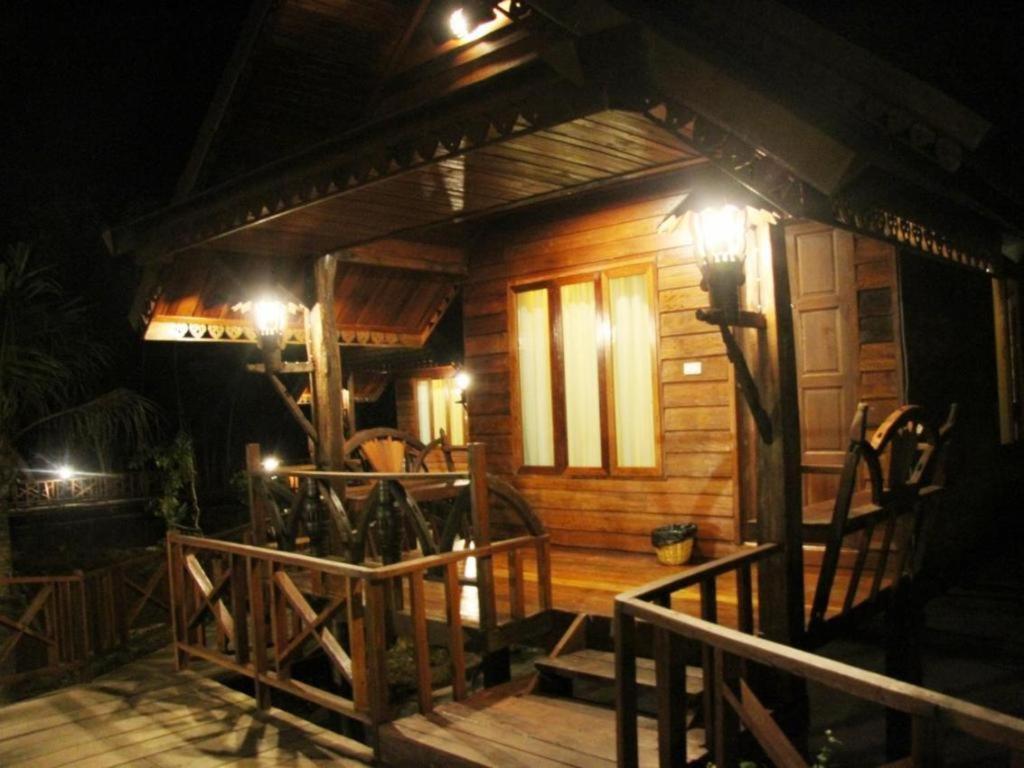 Burilamplai Resort Thung Yai Exteriör bild