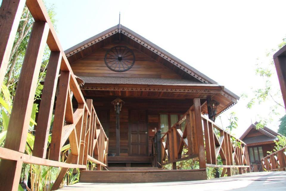 Burilamplai Resort Thung Yai Rum bild