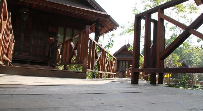 Burilamplai Resort Thung Yai Exteriör bild