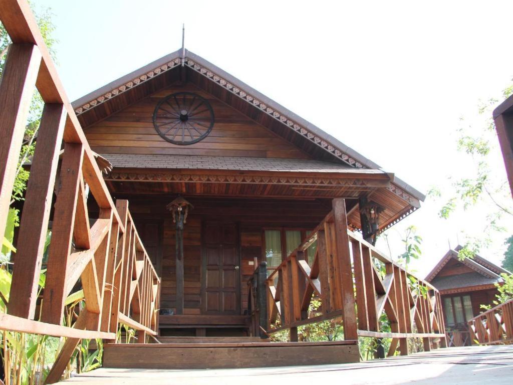 Burilamplai Resort Thung Yai Exteriör bild