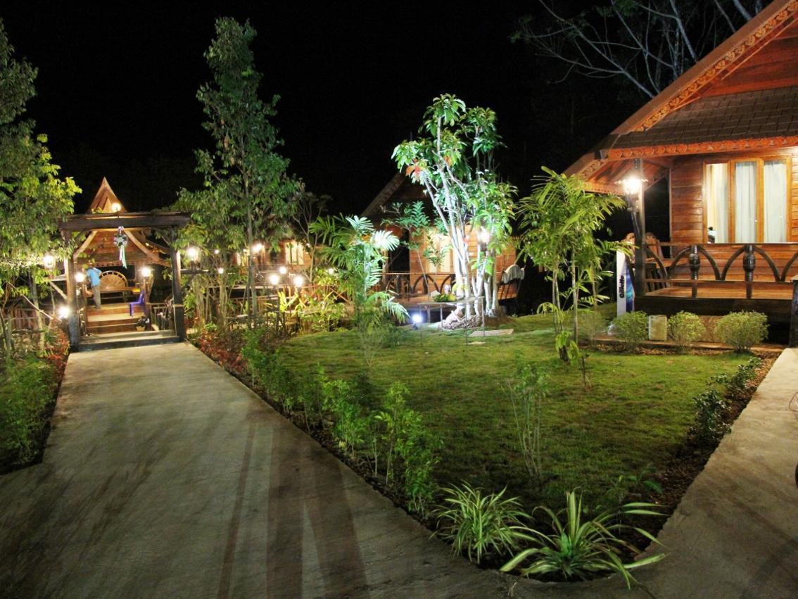 Burilamplai Resort Thung Yai Exteriör bild