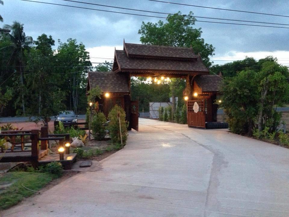 Burilamplai Resort Thung Yai Exteriör bild