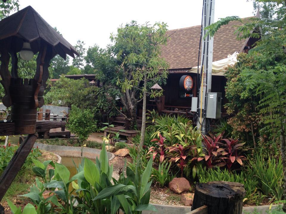 Burilamplai Resort Thung Yai Exteriör bild
